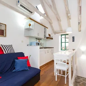  Apartment Charming Little House In Center Croatia